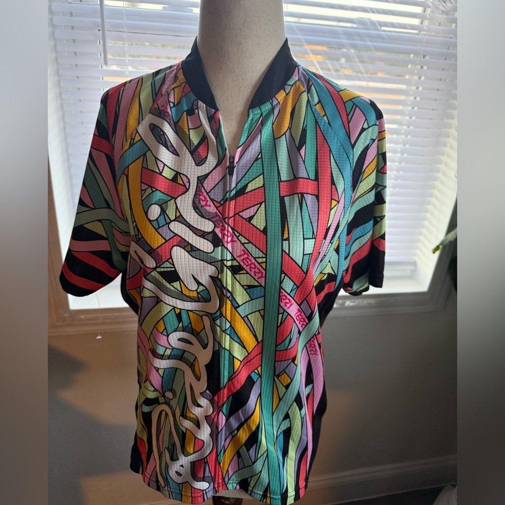 Multicolor Ribbon-Print Zip Front Short Sleeve Top